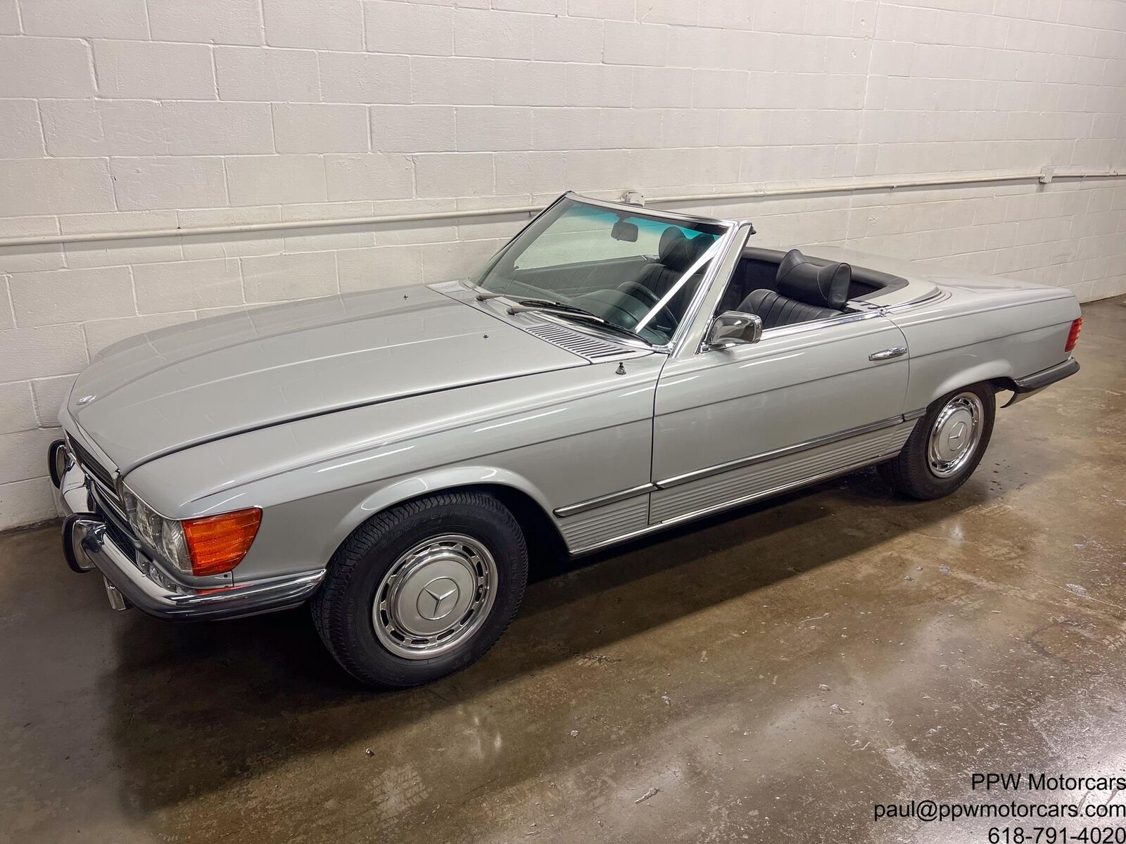 Mercedes-Benz-SL-Class-1972-Convertible-4