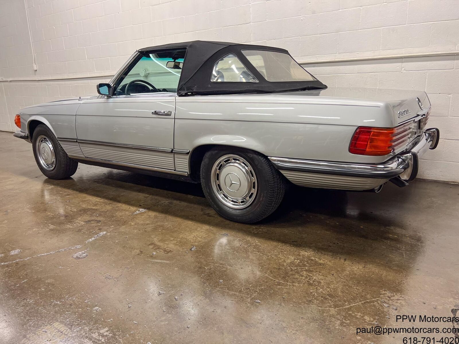 Mercedes-Benz-SL-Class-1972-Convertible-8