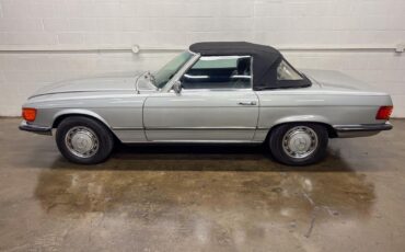 Mercedes-Benz-SL-Class-1972-Convertible-9