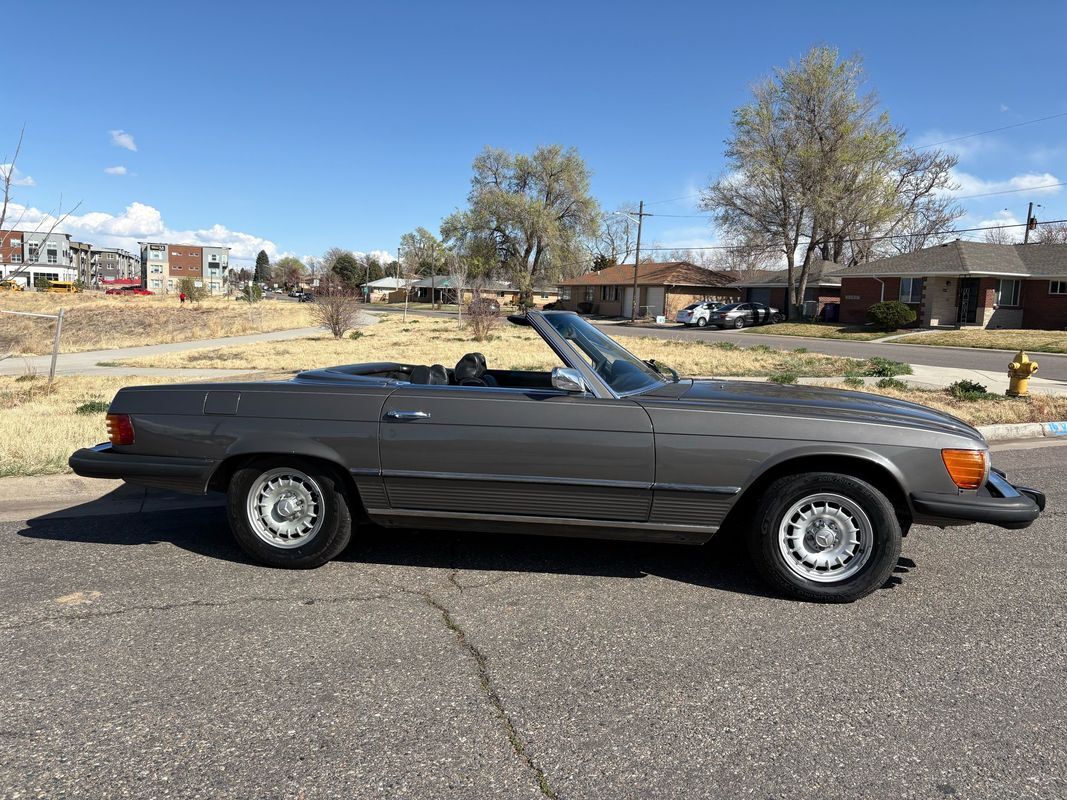 Mercedes-Benz-SL-Class-1974-12
