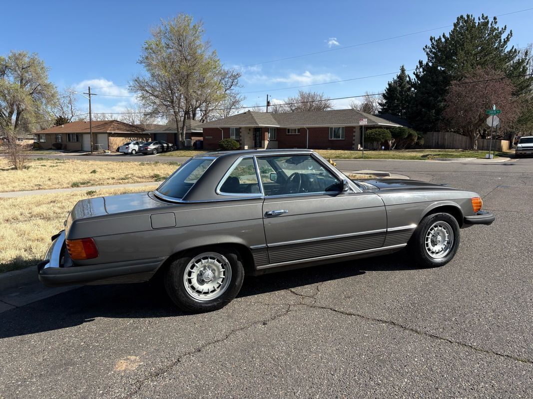 Mercedes-Benz-SL-Class-1974-21