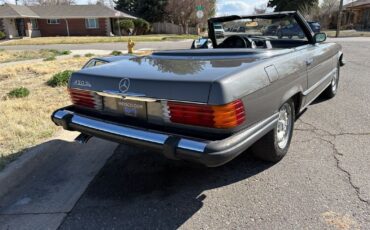 Mercedes-Benz-SL-Class-1974-3