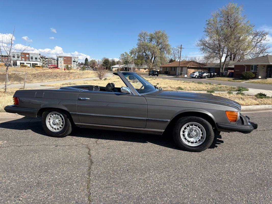 Mercedes-Benz-SL-Class-1974-31