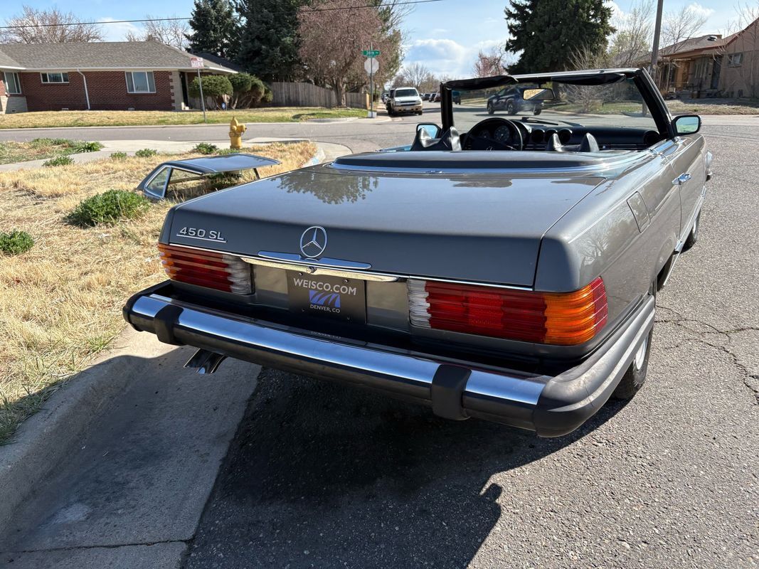 Mercedes-Benz-SL-Class-1974-32