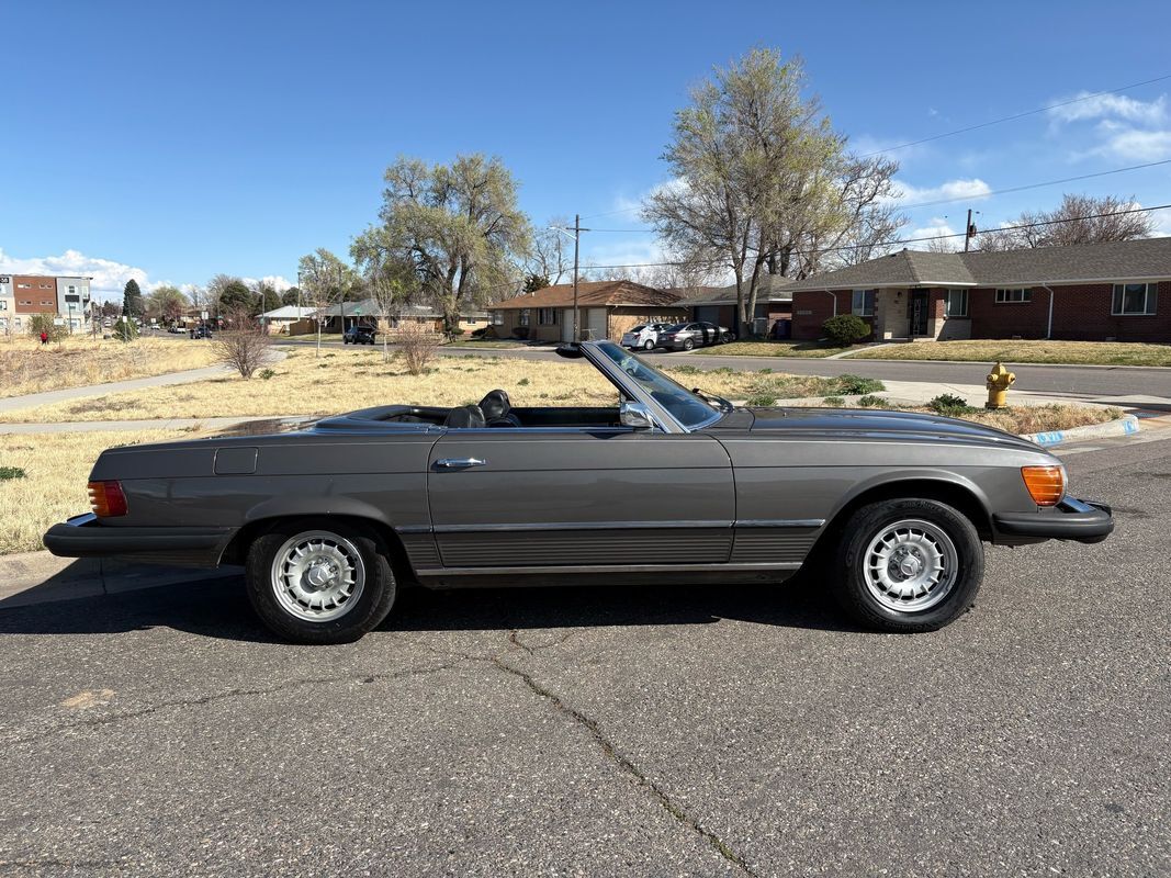 Mercedes-Benz-SL-Class-1974-33