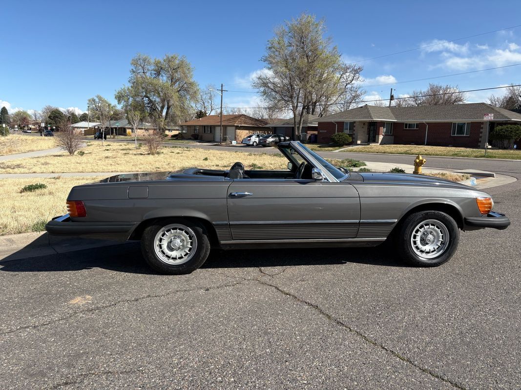 Mercedes-Benz-SL-Class-1974-36