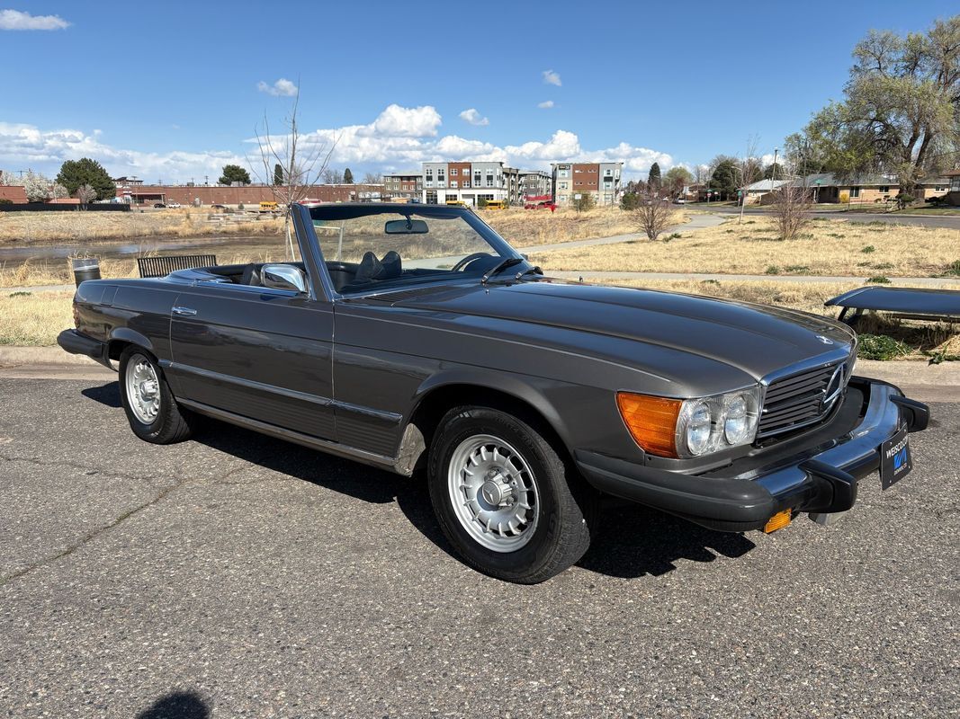 Mercedes-Benz-SL-Class-1974-38