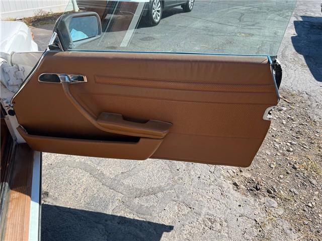 Mercedes-Benz-SL-Class-1976-13