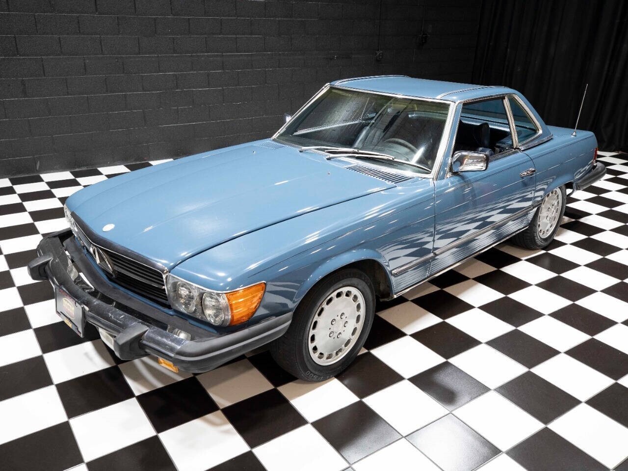 Mercedes-Benz-SL-Class-1977-Coupe-1