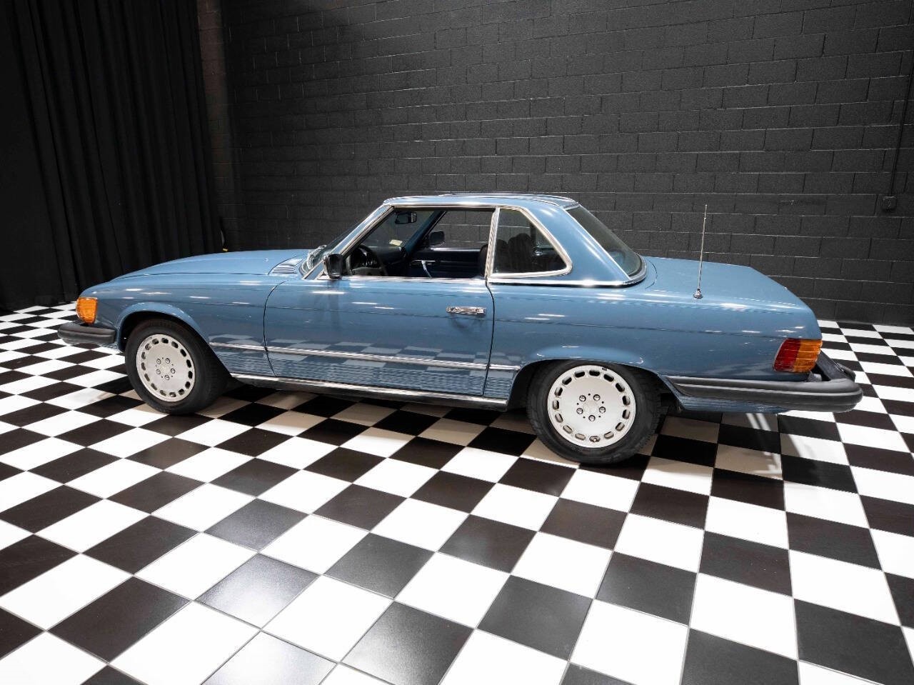 Mercedes-Benz-SL-Class-1977-Coupe-19