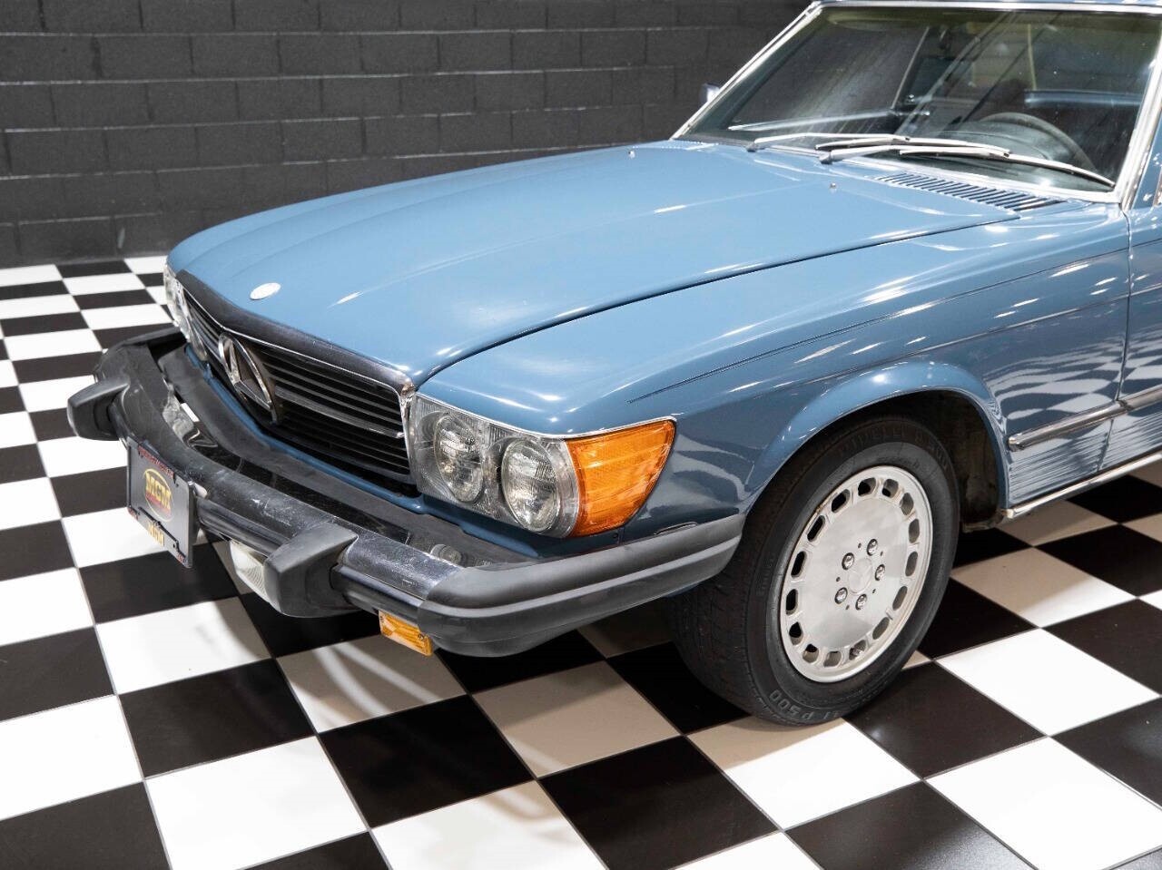 Mercedes-Benz-SL-Class-1977-Coupe-2