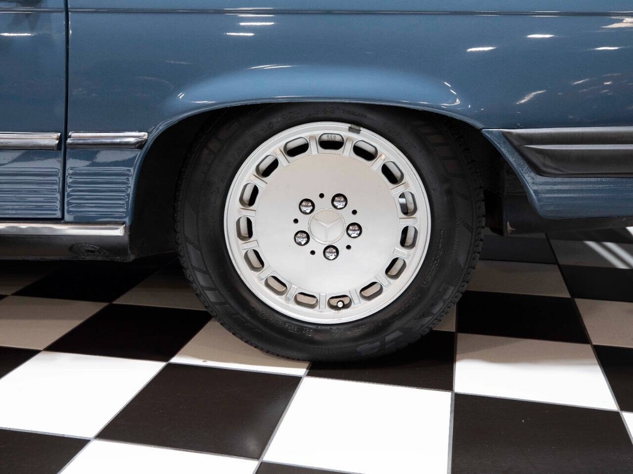 Mercedes-Benz-SL-Class-1977-Coupe-20