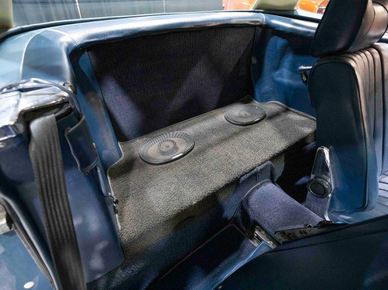 Mercedes-Benz-SL-Class-1977-Coupe-30
