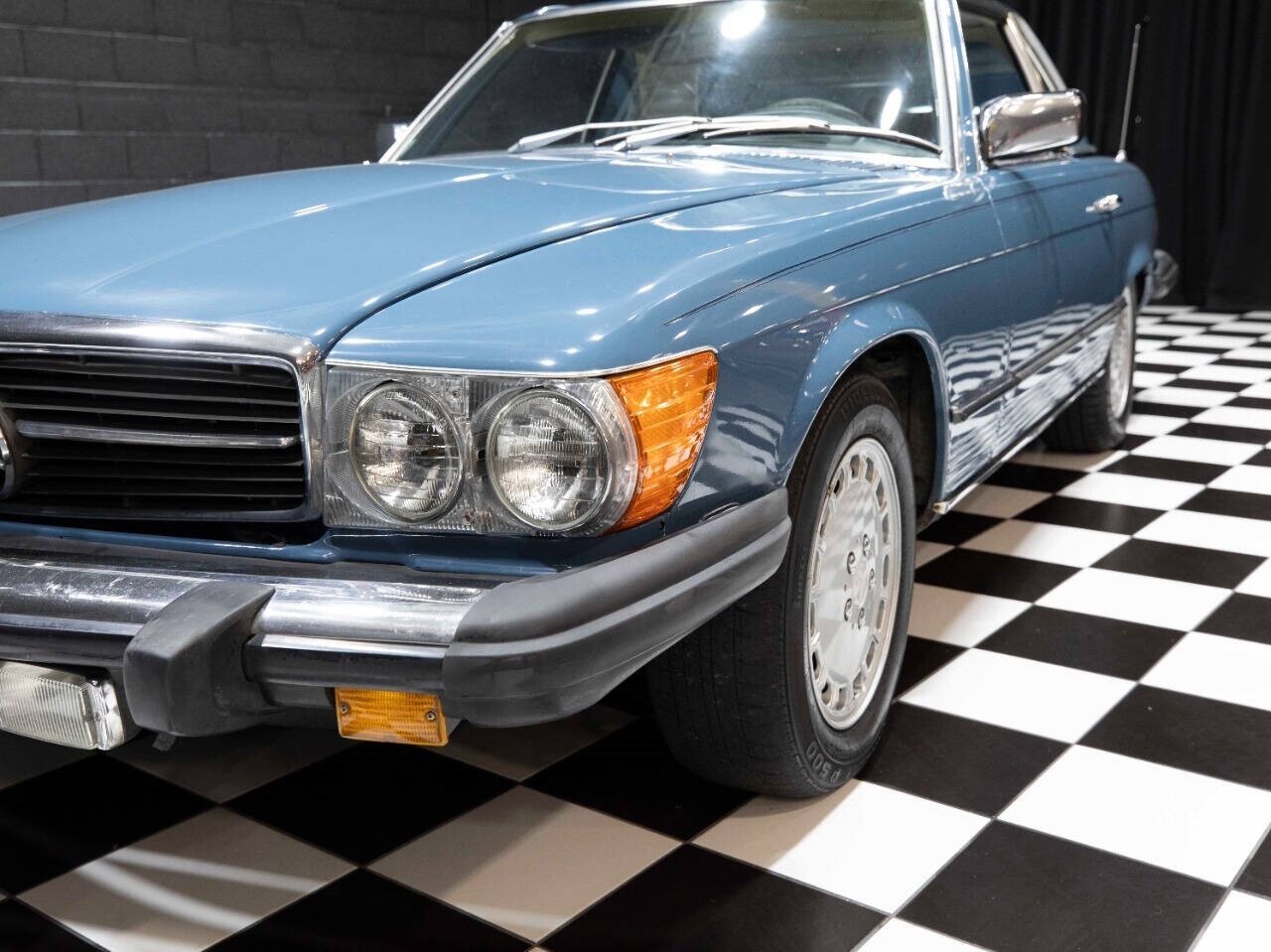 Mercedes-Benz-SL-Class-1977-Coupe-4