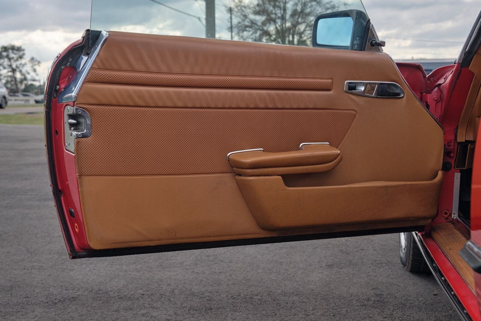 Mercedes-Benz-SL-Class-1978-2-Door-17