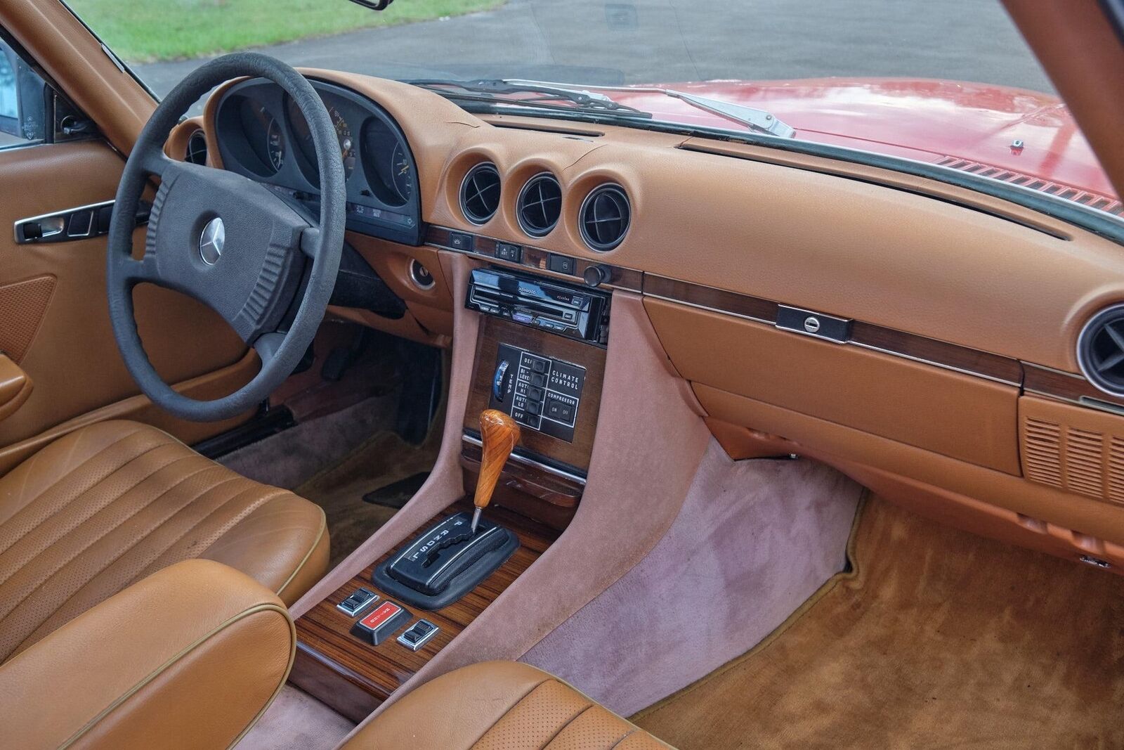 Mercedes-Benz-SL-Class-1978-2-Door-26