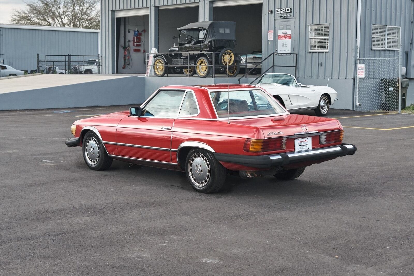 Mercedes-Benz-SL-Class-1978-2-Door-3
