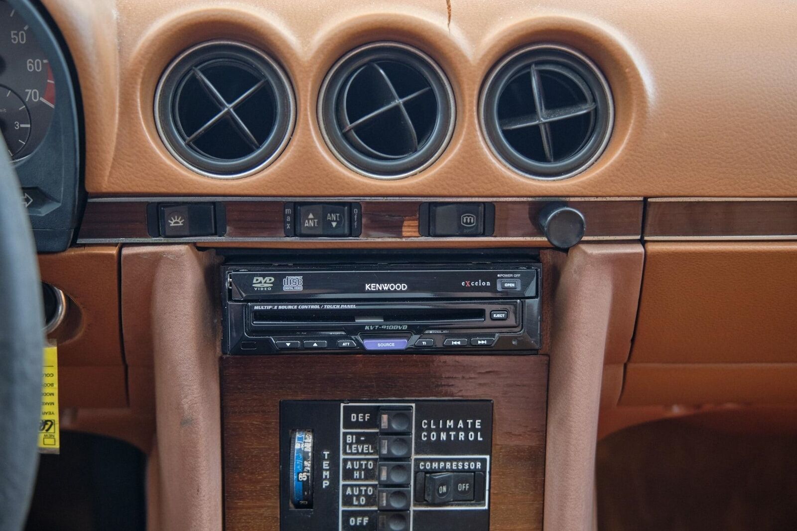 Mercedes-Benz-SL-Class-1978-2-Door-30