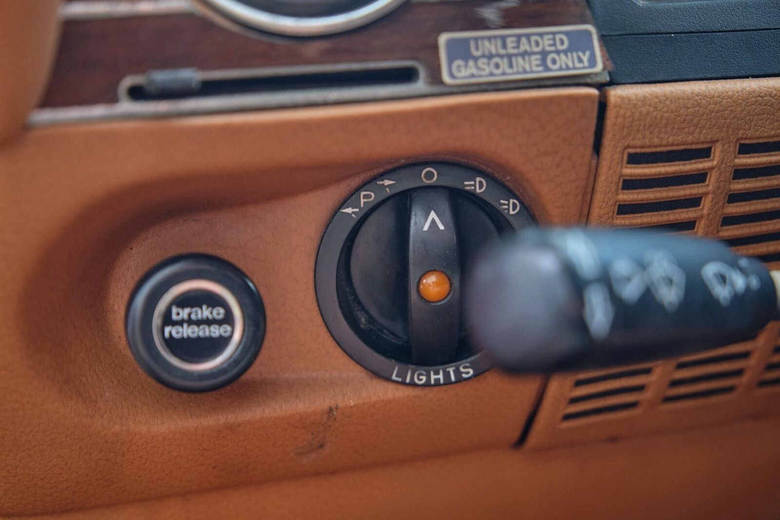 Mercedes-Benz-SL-Class-1978-2-Door-38
