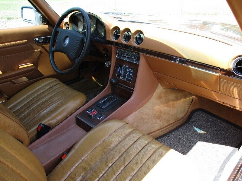 Mercedes-Benz-SL-Class-1979-Convertible-13