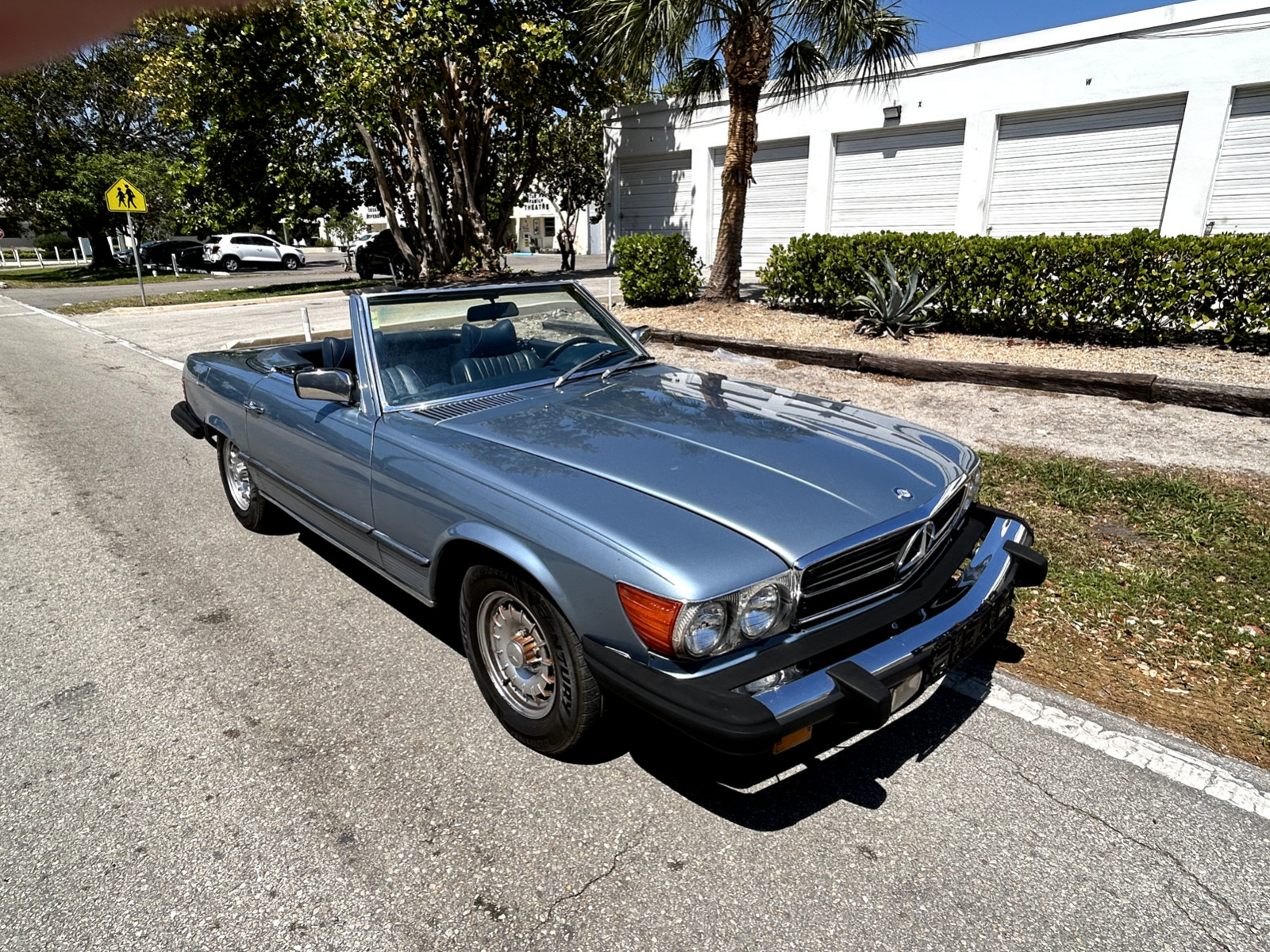 Mercedes-Benz-SL-Class-1979-Convertible-14