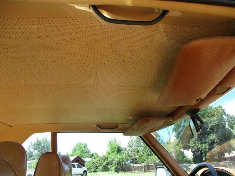 Mercedes-Benz-SL-Class-1979-Convertible-16