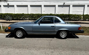 Mercedes-Benz-SL-Class-1979-Convertible-2