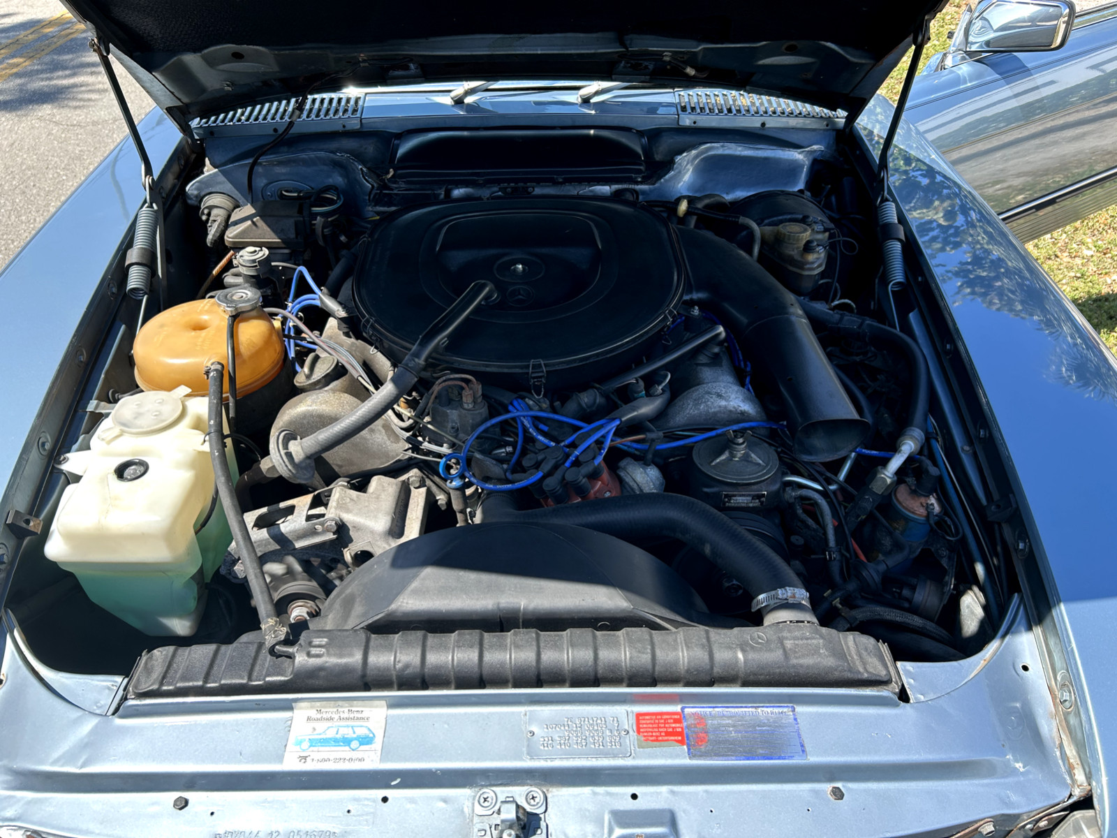 Mercedes-Benz-SL-Class-1979-Convertible-21