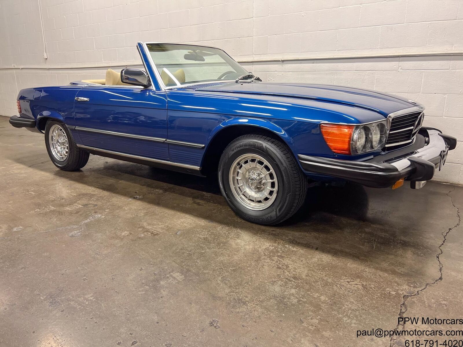 Mercedes-Benz-SL-Class-1979-Convertible-24