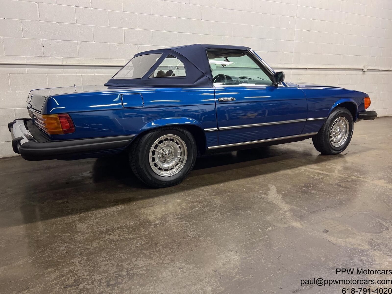 Mercedes-Benz-SL-Class-1979-Convertible-31