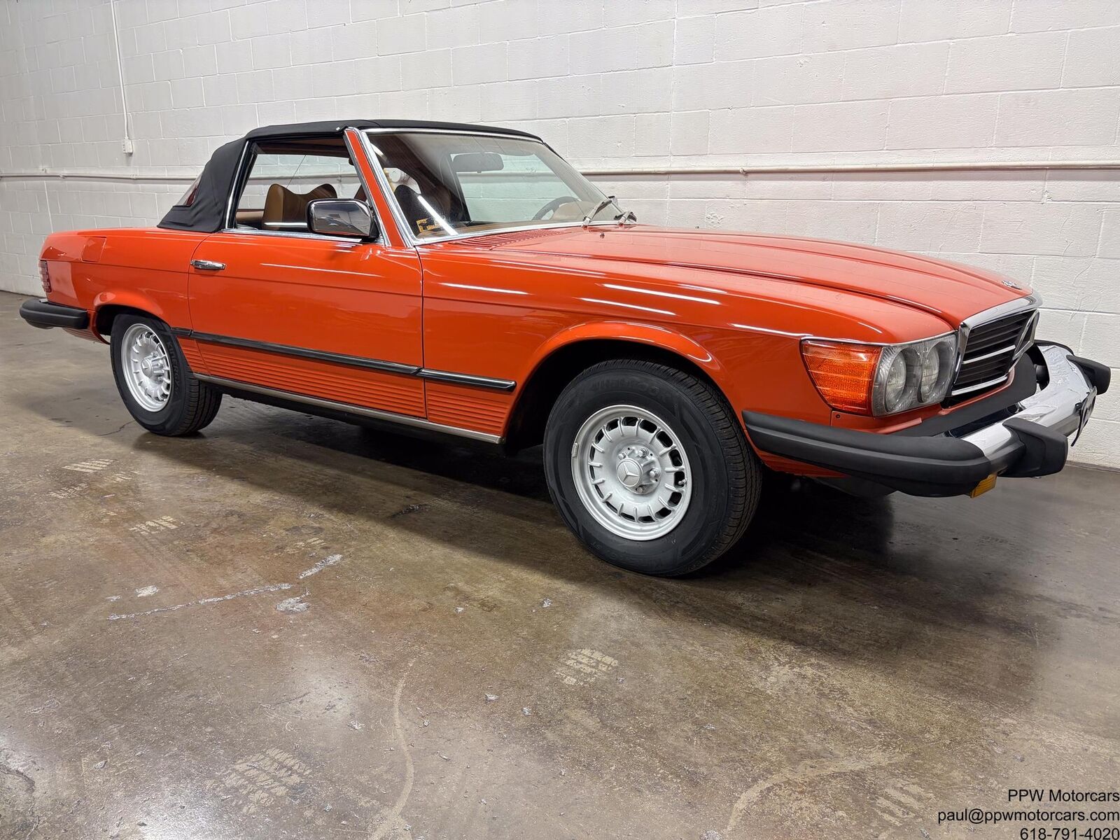 Mercedes-Benz-SL-Class-1979-Convertible-32