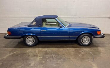 Mercedes-Benz-SL-Class-1979-Convertible-32