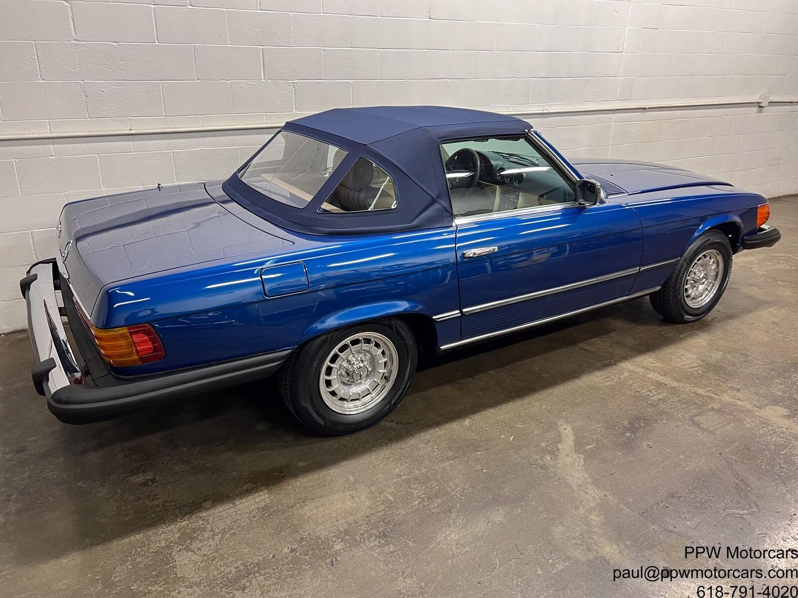 Mercedes-Benz-SL-Class-1979-Convertible-34