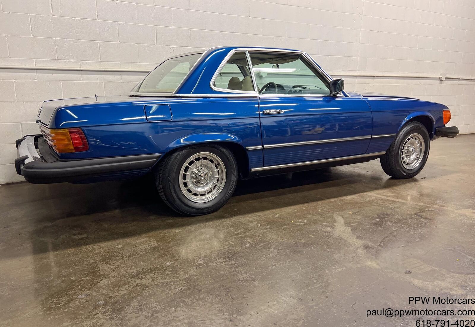 Mercedes-Benz-SL-Class-1979-Convertible-37