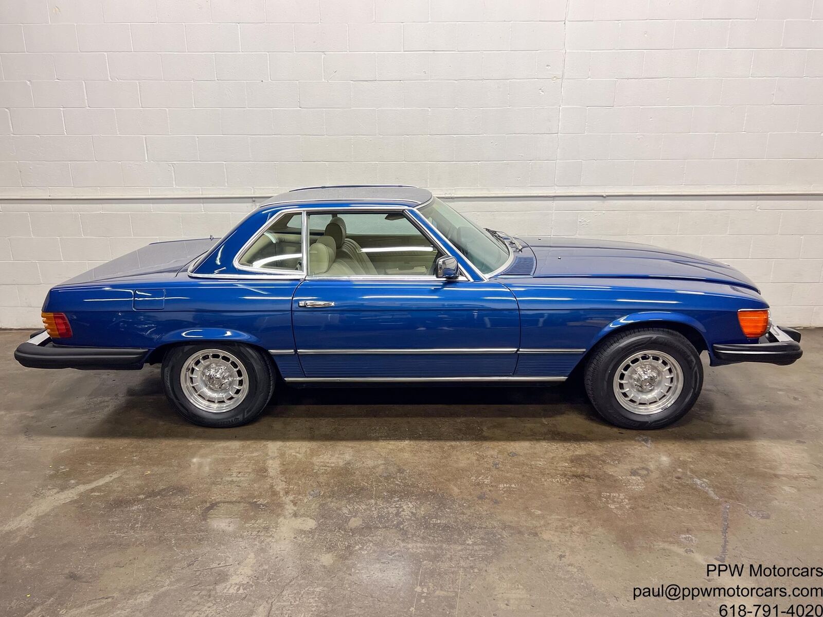 Mercedes-Benz-SL-Class-1979-Convertible-38