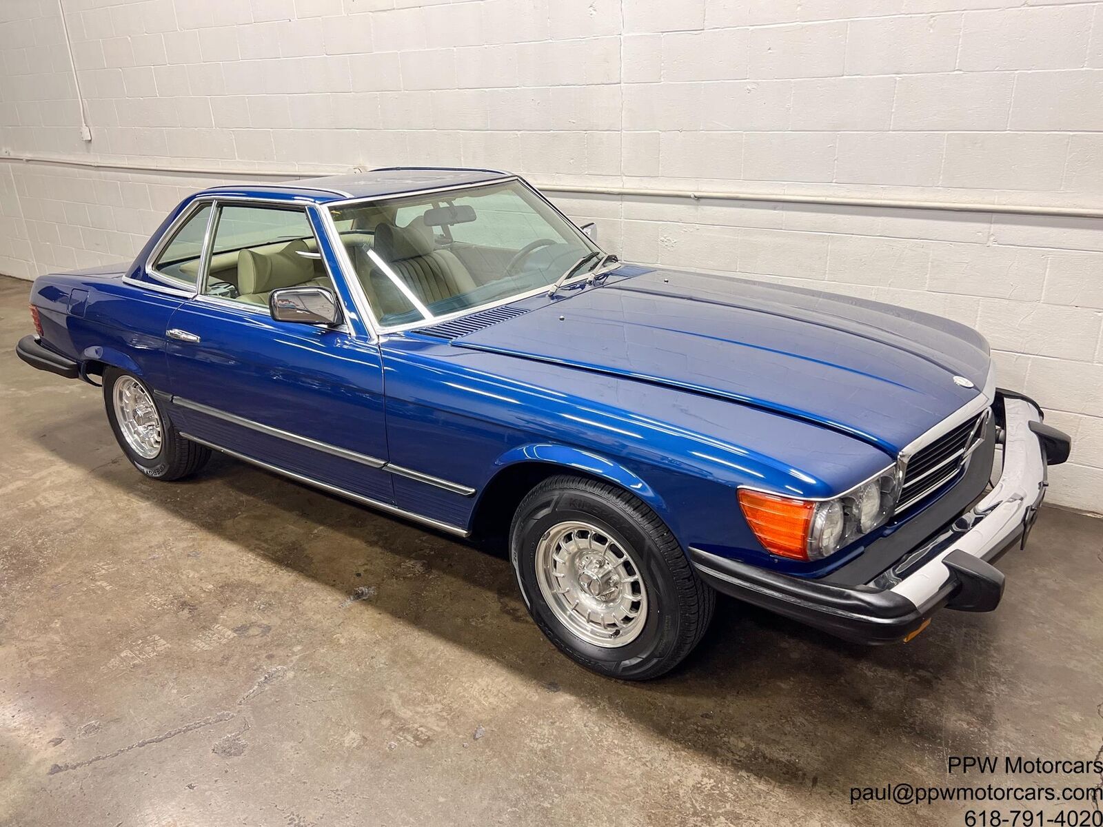 Mercedes-Benz-SL-Class-1979-Convertible-39