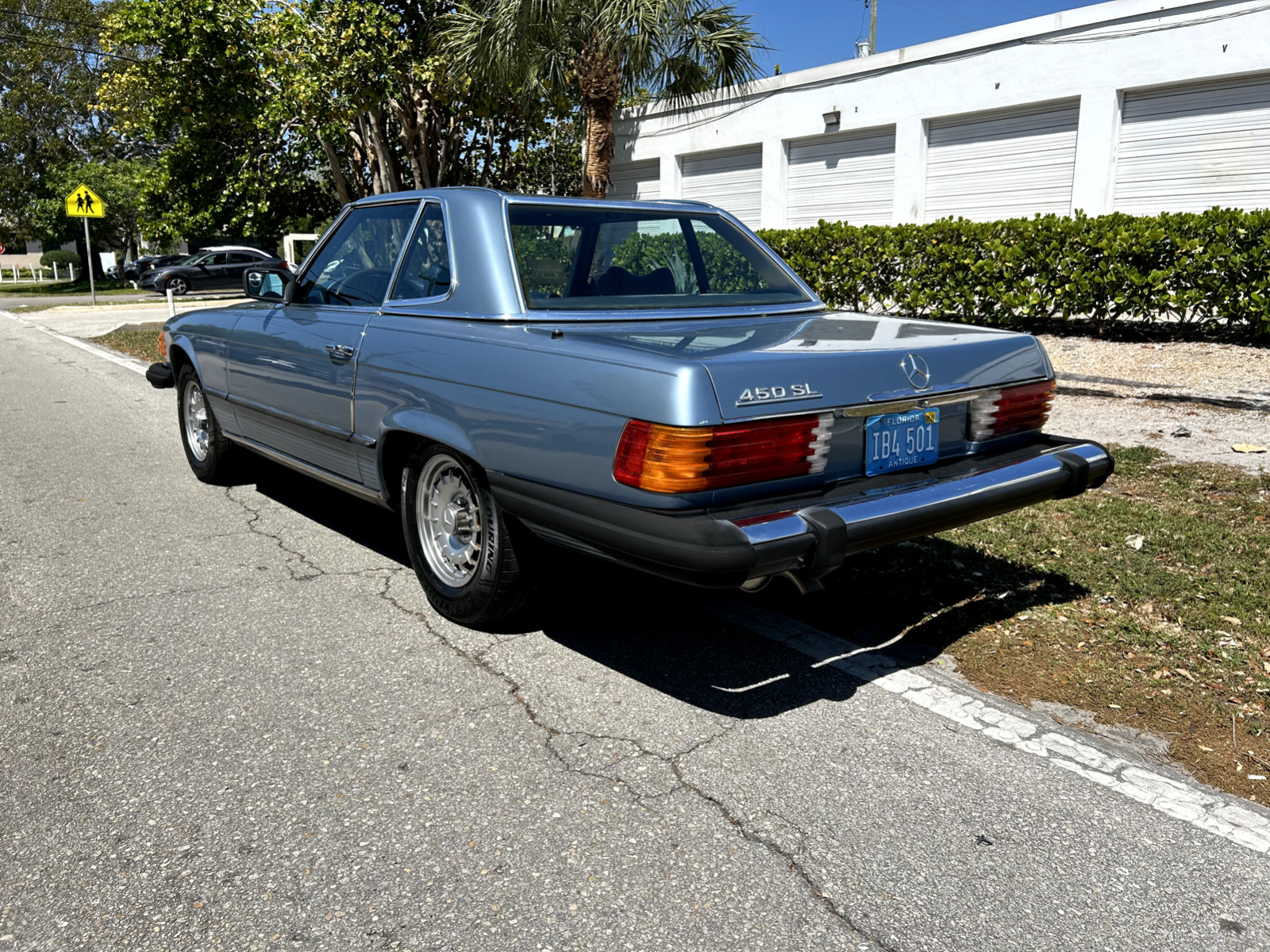 Mercedes-Benz-SL-Class-1979-Convertible-4