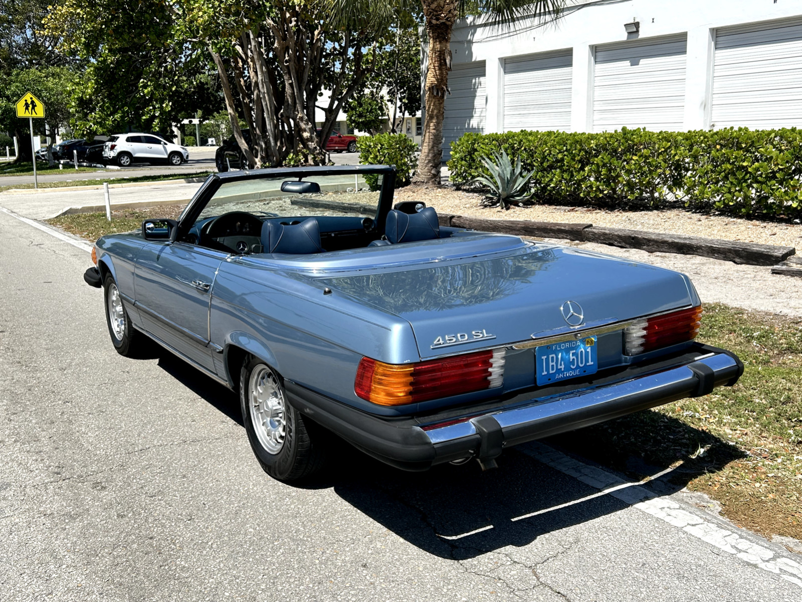 Mercedes-Benz-SL-Class-1979-Convertible-7