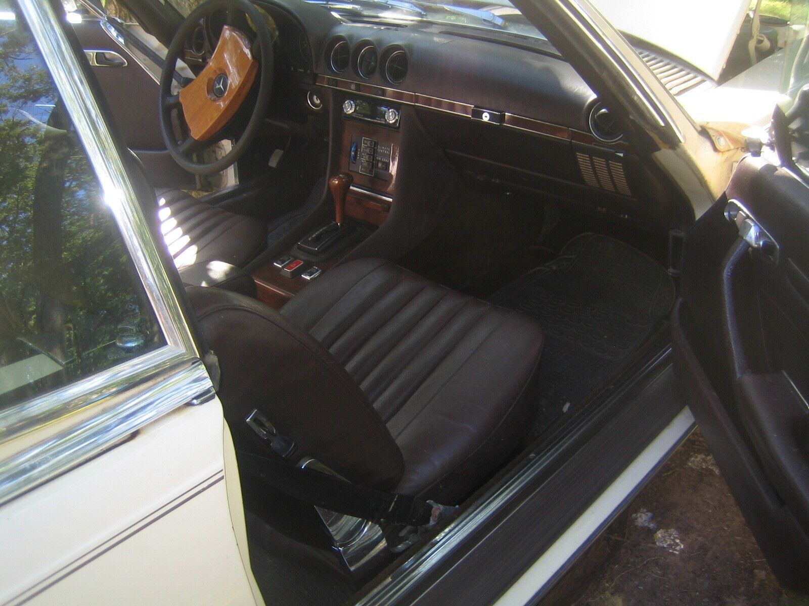 Mercedes-Benz-SL-Class-1980-Convertible-10