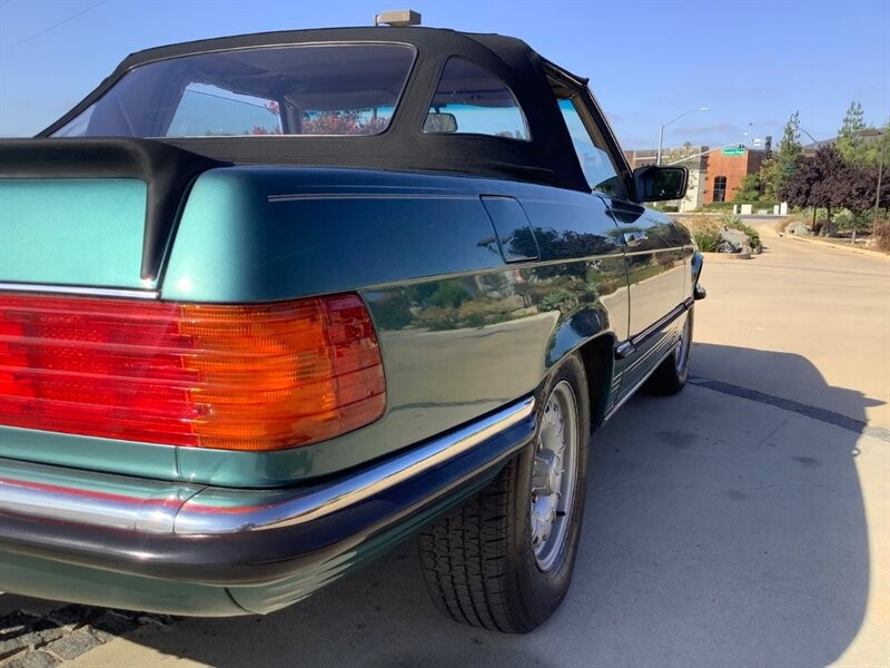 Mercedes-Benz-SL-Class-1980-Convertible-11