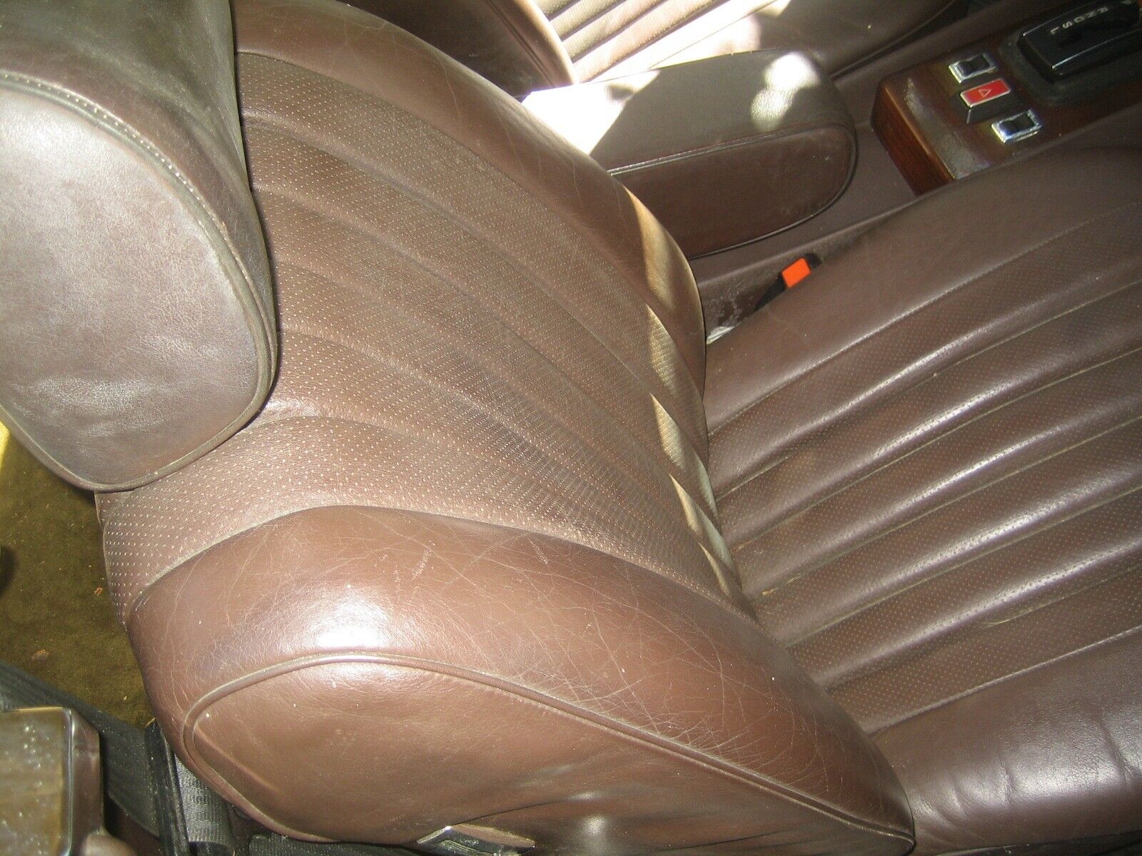 Mercedes-Benz-SL-Class-1980-Convertible-13