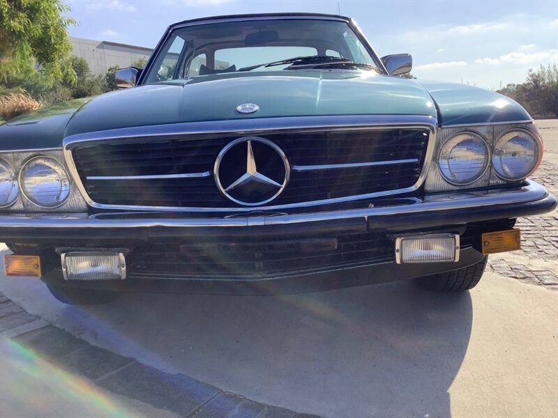 Mercedes-Benz-SL-Class-1980-Convertible-2