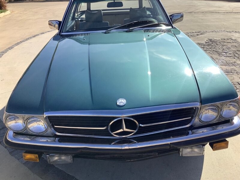 Mercedes-Benz-SL-Class-1980-Convertible-3