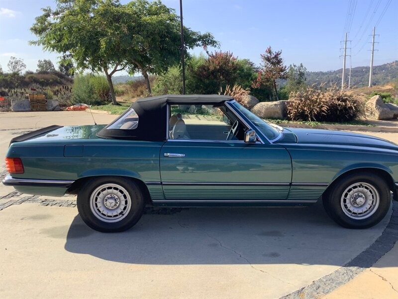 Mercedes-Benz-SL-Class-1980-Convertible-4