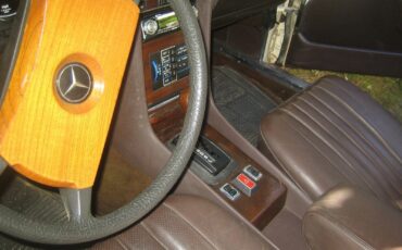 Mercedes-Benz-SL-Class-1980-Convertible-9