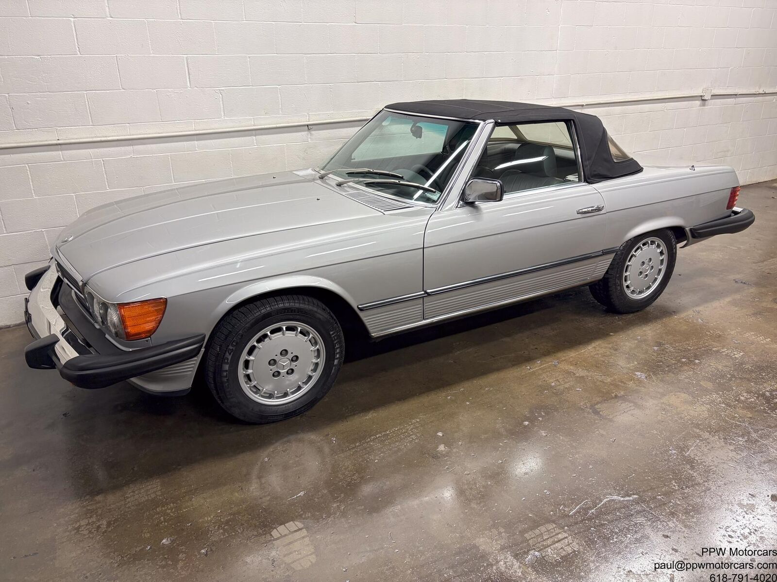 Mercedes-Benz-SL-Class-1980-Convertivle-10