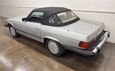 Mercedes-Benz-SL-Class-1980-Convertivle-11