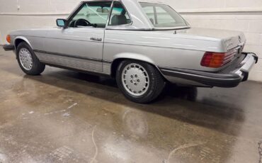 Mercedes-Benz-SL-Class-1980-Convertivle-14