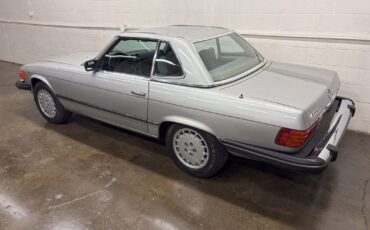 Mercedes-Benz-SL-Class-1980-Convertivle-17