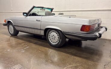 Mercedes-Benz-SL-Class-1980-Convertivle-2